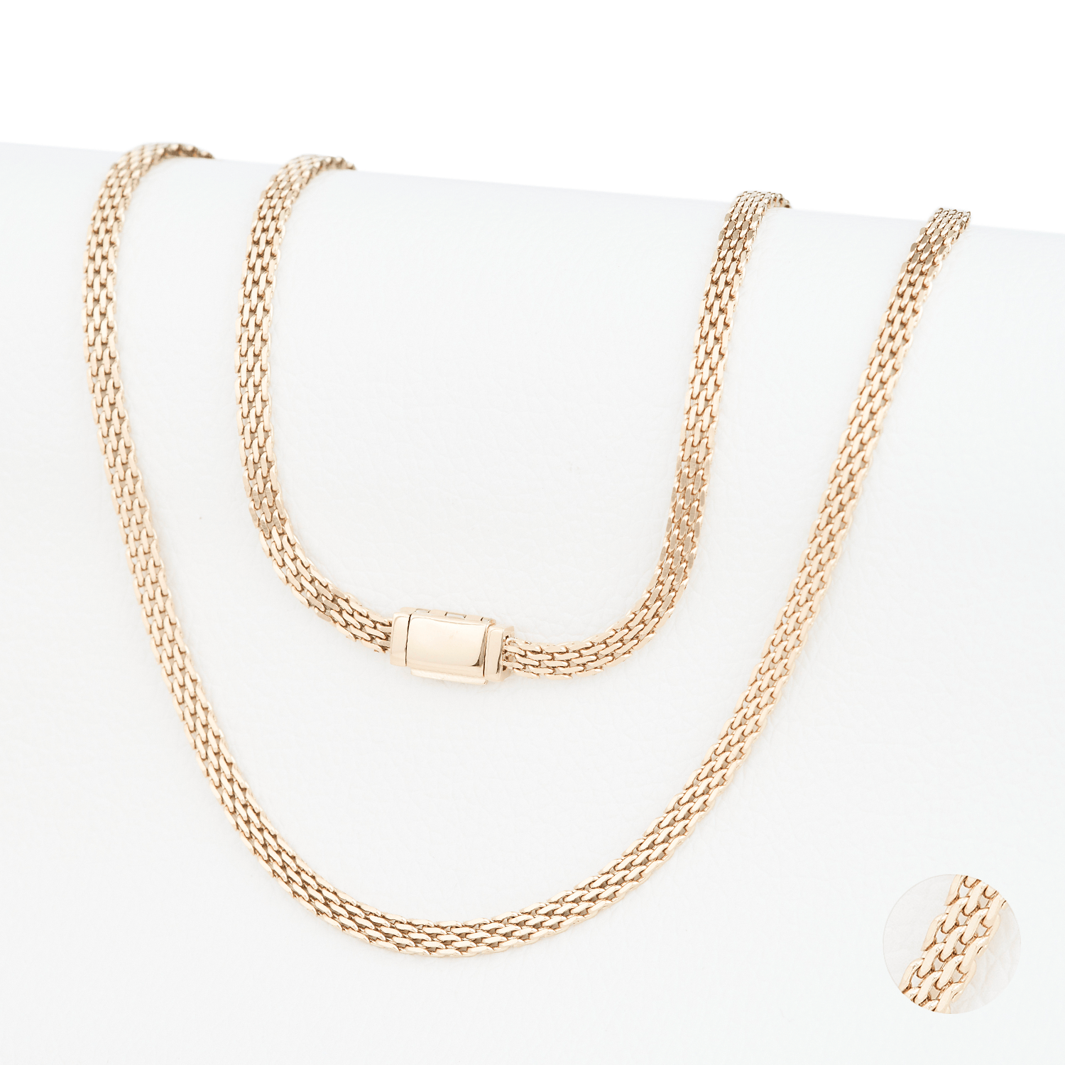 Cadena Forza Intrecciata 4mm en Oro laminado 18K. Su diseño de eslabón tejido chino crea una superficie continua que refleja la luz con intensidad y equilibrio. Broche cajón liso para mayor seguridad.
Descúbrela en distintos tamaños y presentación.
Di Vogel Joyería Premium Chile