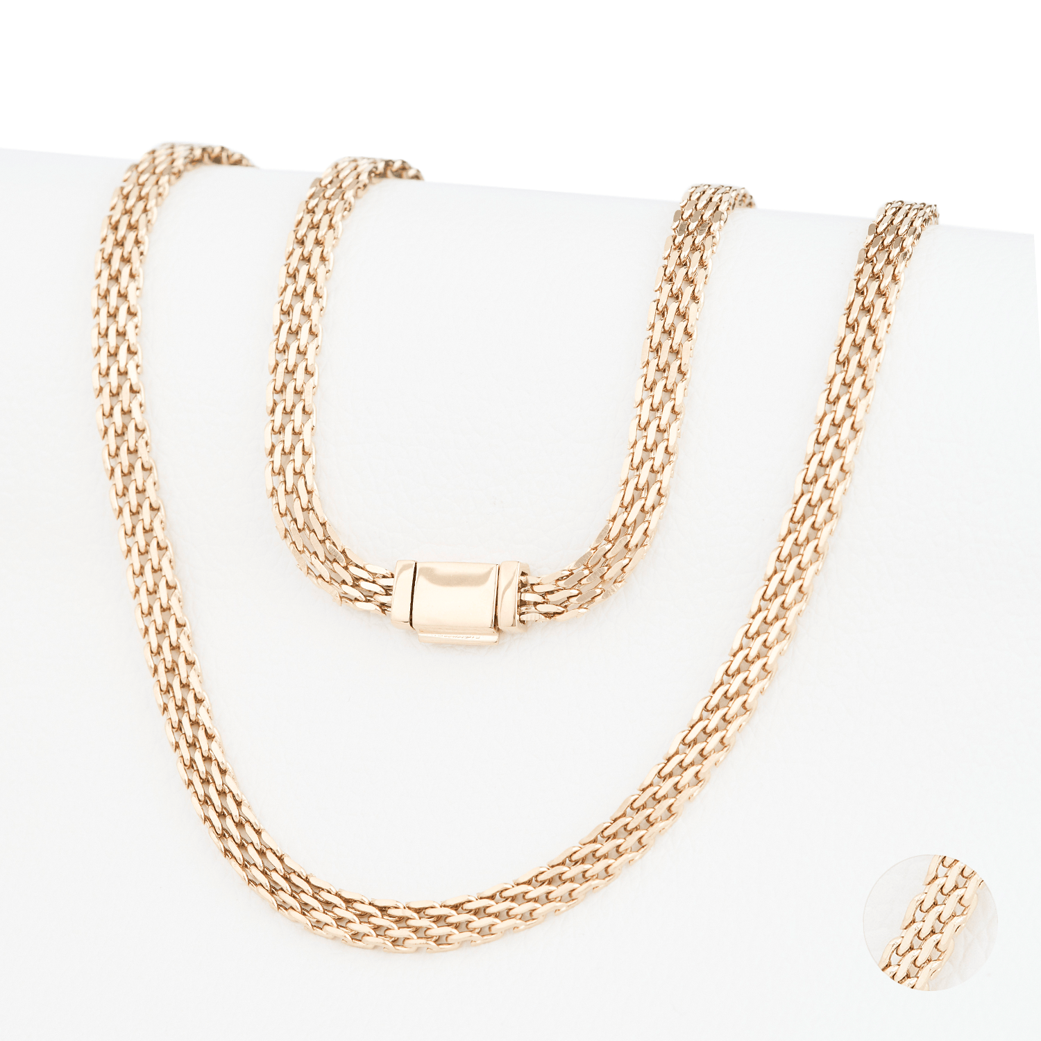 Cadena Forza Intrecciata 6mm en Oro laminado 18K. Su diseño de eslabón tejido chino crea una superficie continua que refleja la luz con intensidad y equilibrio. Broche cajón liso para mayor seguridad.
Descúbrela en distintos tamaños y presentación.
Di Vogel Joyería Premium Chile