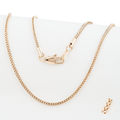 Cadena Spiga Aurea 2mm en Oro laminado 18K. Su diseño de eslabón espiga destaca por su tejido continuo y compacto que crea una superficie uniforme, suave al tacto y altamente reflectante.  Broche Langosta tradicional.
Descúbrela en distintos tamaños y presentación.
Di Vogel Joyería Premium Chile