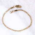 Pulsera Intreccio Aurea 2mm en Oro laminado 18K. Su diseño de eslabón cartier estructurado permite combinarla con la cadena de la misma línea o llevarla como pieza independiente. Broche langosta tradicional.
Descúbrela en distintos tamaños y presentación.
Di Vogel Joyería Premium Chile