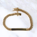 Pulsera Maglia Aurea Identità 6mm en Oro laminado 18K. Su diseño clásico permite llevarla sola o combinarla con la cadena de la misma línea. Broche cajón para mayor seguridad.
Descúbrela en distintos tamaños y presentación.
Di Vogel Joyería Premium Chile