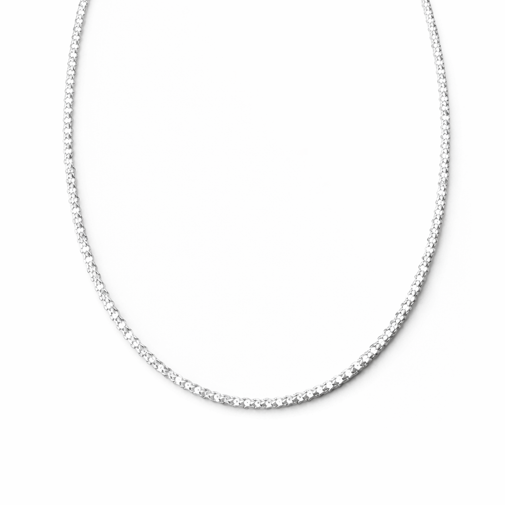 Cadena Diamantata en plata italiana 925. Largo 45 cm. Diseño en corte diamante.
Línea Essenziale Di Vogel