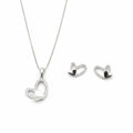 Conjunto de plata italiana 925. Contiene cadena, colgante y aros. Su diseño es de corazón con microcircones con un corazón de plata lisa que se posa como una mariposa en la línea inferior. Línea Signature de Di Vogel