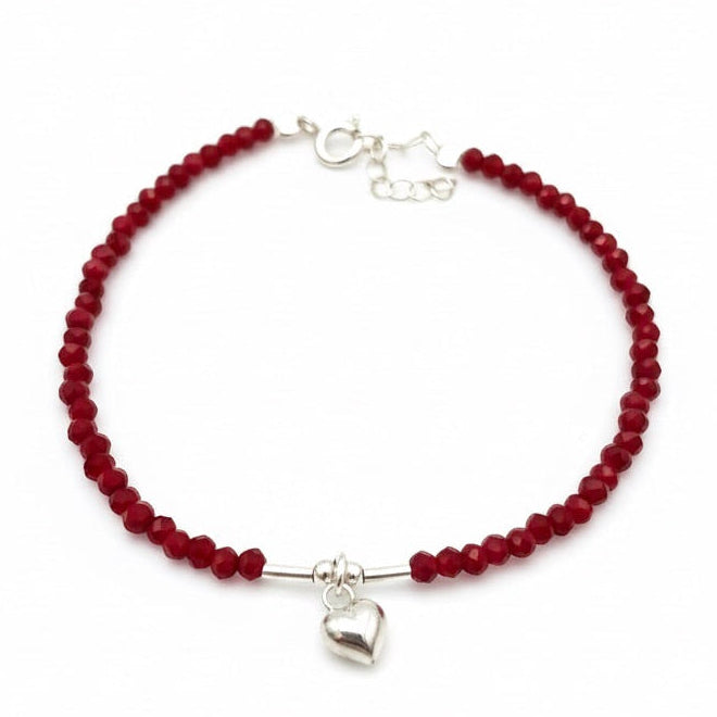 Pulsera con piedra murano y detalles en plata, entre ellos un colgante de corazón de plata. Para protección de relaciones.
Línea Essenziale Di Vogel